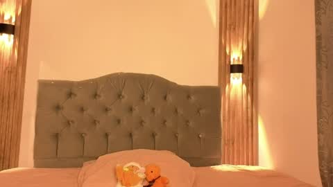 Emma online show from April 16, 2026, 11:00 am