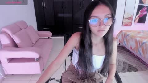 Bella Fox online show from September 9, 2025, 1:43 pm