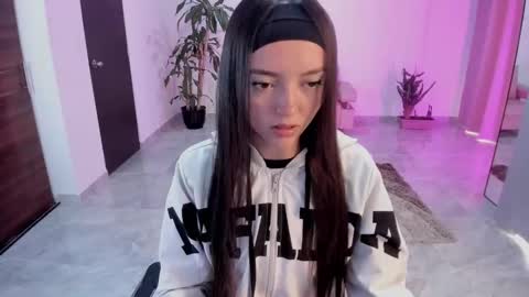 Bella Fox online show from November 4, 2025, 2:49 pm