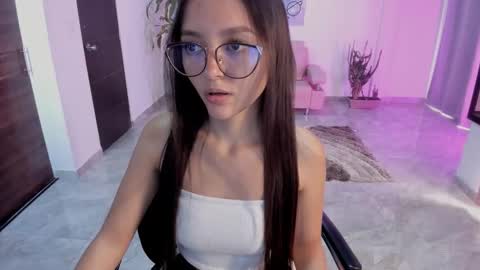 Bella Fox online show from March 6, 2026, 3:52 pm