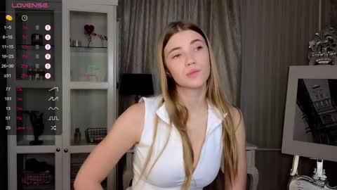 Snapshot of cute_fox_girl chatting on March 5, 2025, 7:16 am Anne online show from March 5, 2025, 7:16 am