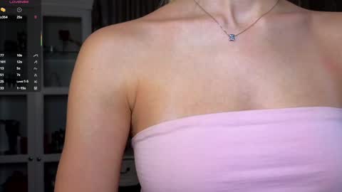 Snapshot of cute_fox_girl chatting on December 17, 2025, 7:25 am Anne online show from December 17, 2025, 7:25 am