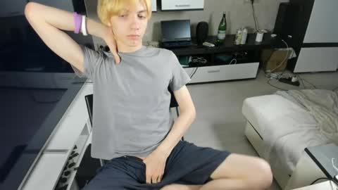 Snapshot of cute_grecha chatting on May 26, 2026, 6:15 pm Grisha online show from May 26, 2026, 6:15 pm