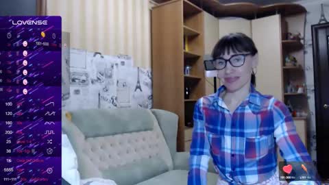 cute_lion_ online show from January 11, 2025, 12:18 pm