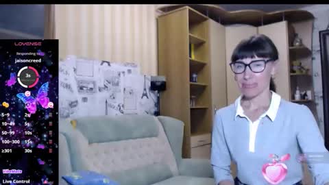 cute_lion_ online show from September 17, 2025, 11:23 am