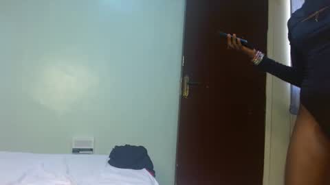 cute_lorna online show from April 1, 2026, 1:41 pm