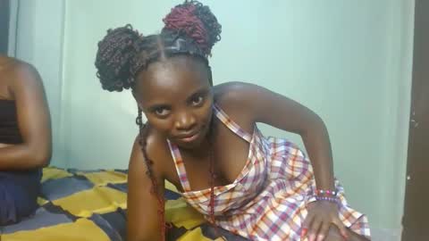 cute_lorna online show from April 12, 2026, 9:25 am