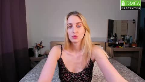Snapshot of cute_milana chatting on May 15, 2026, 1:18 pm Milana online show from May 15, 2026, 1:18 pm