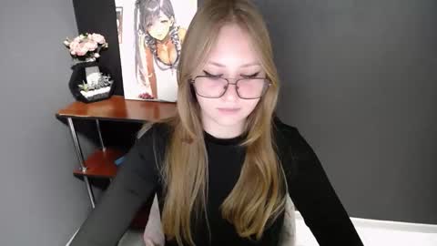 Snapshot of cute_minx chatting on November 20, 2025, 7:41 am Veronica online show from November 20, 2025, 7:41 am