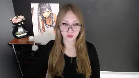 Snapshot of cute_minx chatting on December 3, 2025, 7:38 am Veronica online show from December 3, 2025, 7:38 am