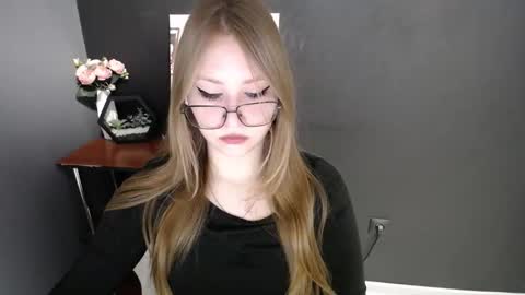 Snapshot of cute_minx chatting on February 27, 2026, 8:14 am Veronica online show from February 27, 2026, 8:14 am