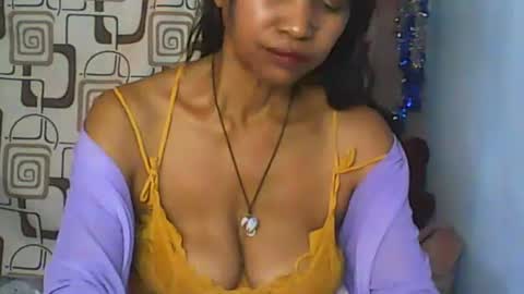 Snapshot of cute_moll chatting on May 27, 2026, 8:11 am murielle online show from May 27, 2026, 8:11 am