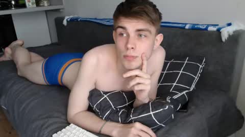 Snapshot of cute_oliver chatting on May 27, 2026, 12:46 pm Oliver online show from May 27, 2026, 12:46 pm