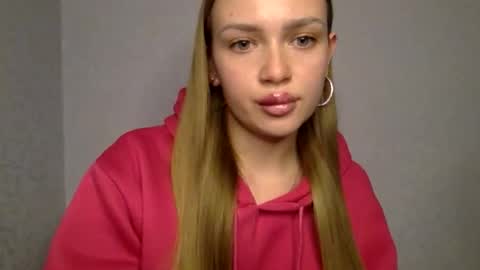 cute_shy06 online show from December 3, 2025, 5:55 pm