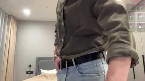 cute_skywalker online show from November 11, 2025, 5:02 pm