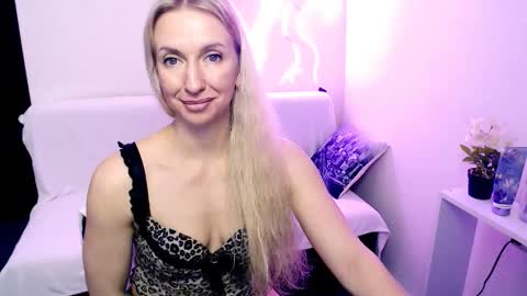 cute_smile_shy online show from March 29, 2026, 9:31 am