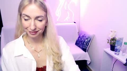 Snapshot of cute_smile_shy chatting on April 25, 2026, 9:01 pm cute_smile_shy online show from April 25, 2026, 9:01 pm