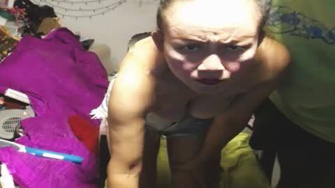 Snapshot of cuteandsexyone chatting on May 4, 2026, 7:21 pm CuteAndSexyOne Na and Brian online show from May 4, 2026, 7:21 pm