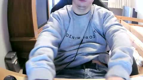 Cuteboy090 online show from April 6, 2026, 9:54 am