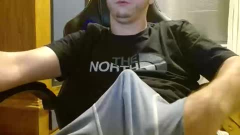 Cuteboy090 online show from June 3, 2026, 6:13 pm