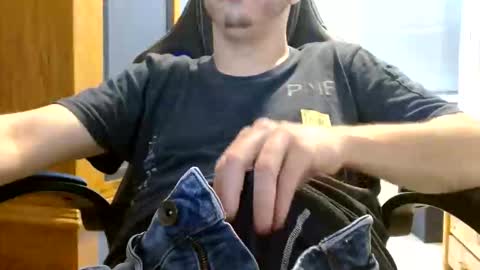 Cuteboy090 online show from June 8, 2026, 9:53 am