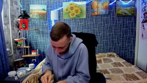 cuteboy228 online show from January 11, 2026, 10:31 am