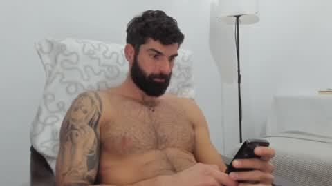 Snapshot of cuteeboy chatting on February 4, 2025, 7:44 pm cuteeboy online show from February 4, 2025, 7:44 pm