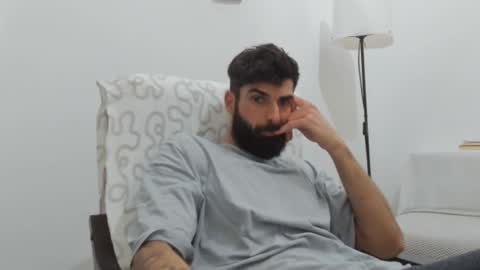 Snapshot of cuteeboy chatting on March 7, 2025, 9:06 pm cuteeboy online show from March 7, 2025, 9:06 pm