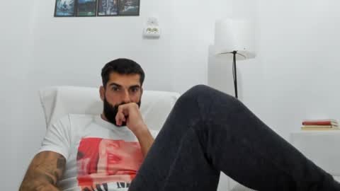 Snapshot of cuteeboy chatting on October 2, 2025, 5:53 pm cuteeboy online show from October 2, 2025, 5:53 pm