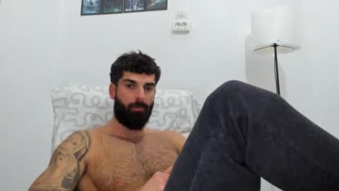 cuteeboy online show from December 15, 2025, 12:20 pm