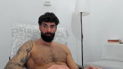 cuteeboy online show from February 17, 2026, 1:51 pm