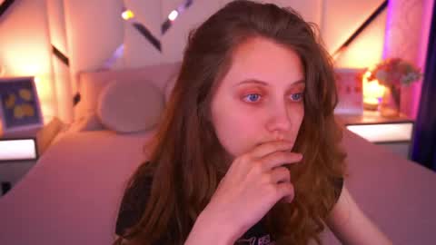 Foxy online show from May 11, 2026, 4:04 pm