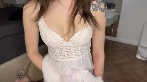 Elsa online show from January 8, 2025, 4:34 am