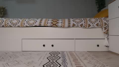 Anna online show from September 20, 2025, 9:43 am