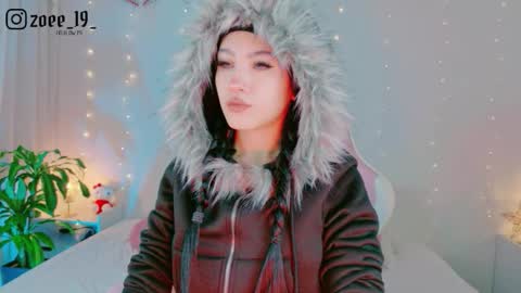 Zoe  online show from March 18, 2026, 4:04 am