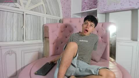 cutenaked_ online show from December 22, 2025, 11:07 am