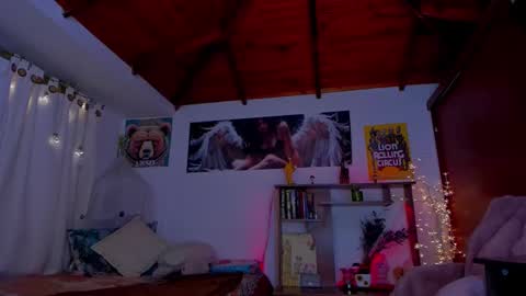 cuteweed420 online show from February 24, 2025, 7:33 am