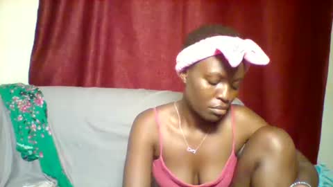 Snapshot of cutey_lunar chatting on January 28, 2025, 7:32 pm cutey_lunar online show from January 28, 2025, 7:32 pm