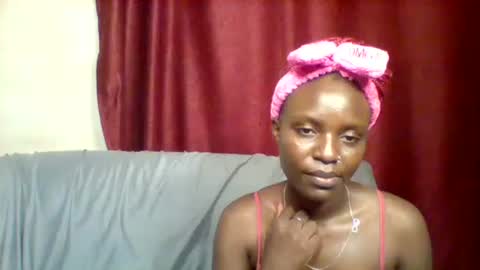 Snapshot of cutey_lunar chatting on February 16, 2025, 8:33 pm cutey_lunar online show from February 16, 2025, 8:33 pm