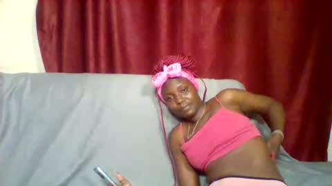 Snapshot of cutey_lunar chatting on February 17, 2025, 2:42 am cutey_lunar online show from February 17, 2025, 2:42 am