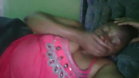 Snapshot of cutezarina chatting on May 19, 2026, 5:36 am cutezarina online show from May 19, 2026, 5:36 am