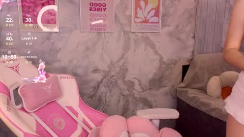 Snapshot of cutie_angels chatting on January 31, 2025, 6:35 am HelloMy name Eva online show from January 31, 2025, 6:35 am