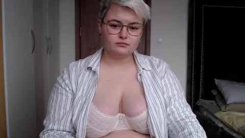 Sophie  Lilith online show from November 19, 2025, 7:19 am