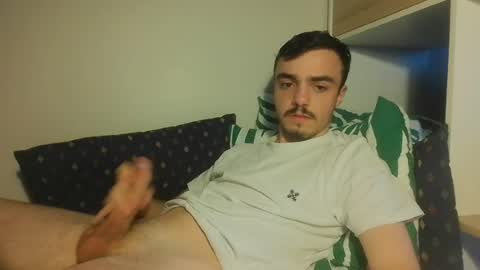 cutie garlix online show from July 14, 2026, 7:52 pm