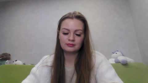 Snapshot of cutie_klo_ chatting on March 2, 2025, 5:12 am Chloe online show from March 2, 2025, 5:12 am