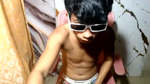 cutie_mico online show from July 15, 2026, 4:23 pm