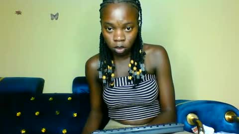 Snapshot of cutie_plush chatting on April 5, 2026, 7:44 pm cutieplush online show from April 5, 2026, 7:44 pm