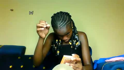 Snapshot of cutie_plush chatting on April 8, 2026, 6:52 pm cutieplush online show from April 8, 2026, 6:52 pm