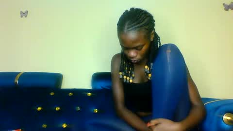Snapshot of cutie_plush chatting on April 18, 2026, 8:20 pm cutieplush online show from April 18, 2026, 8:20 pm