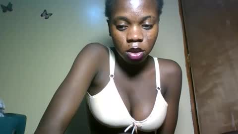 Snapshot of cutie_plush chatting on May 16, 2026, 8:18 pm cutieplush online show from May 16, 2026, 8:18 pm